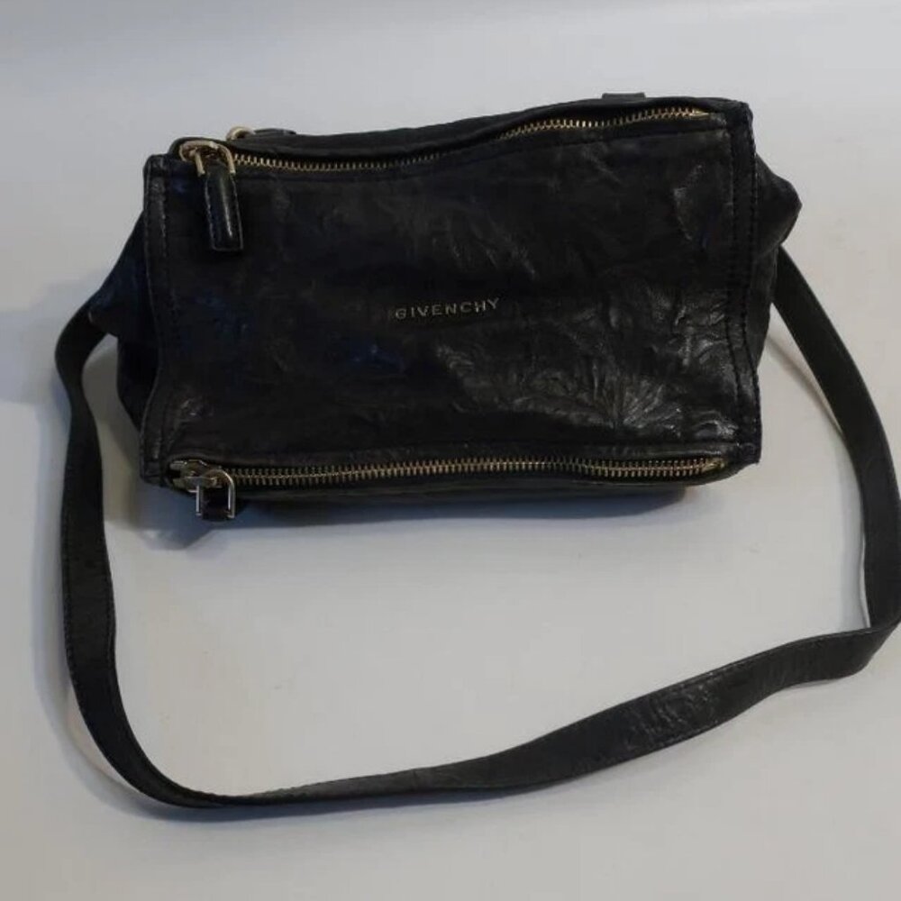 Authenticate Givenchy Pepe Black Wrinkled Sheepskin Leather Crossbody Handbag - Picture 5 of 16